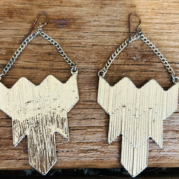 ADIA KIBUR GOLD STATEMENT CHEVRON EARRINGS FOR PIECED EARS . STUNNING STATEMENT - Picture 4 of 5